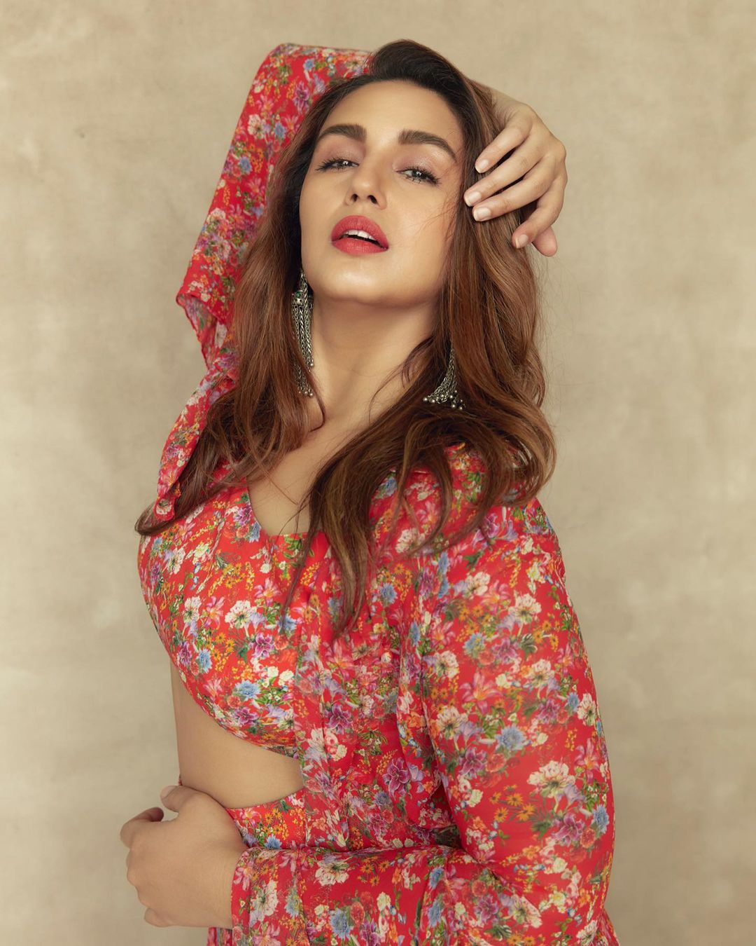 35 की उम्र में हुमा कुरैशी का दिखा सिजलिंग अंदाज, चेहरे से नहीं हटेंगी नजरें