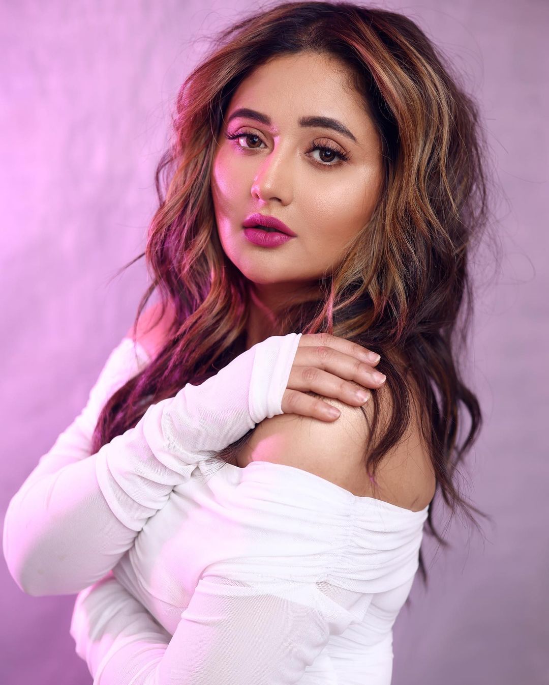 रश्मि देसाई का लेडी बॉस लुक के दीवाने हुए फैंस