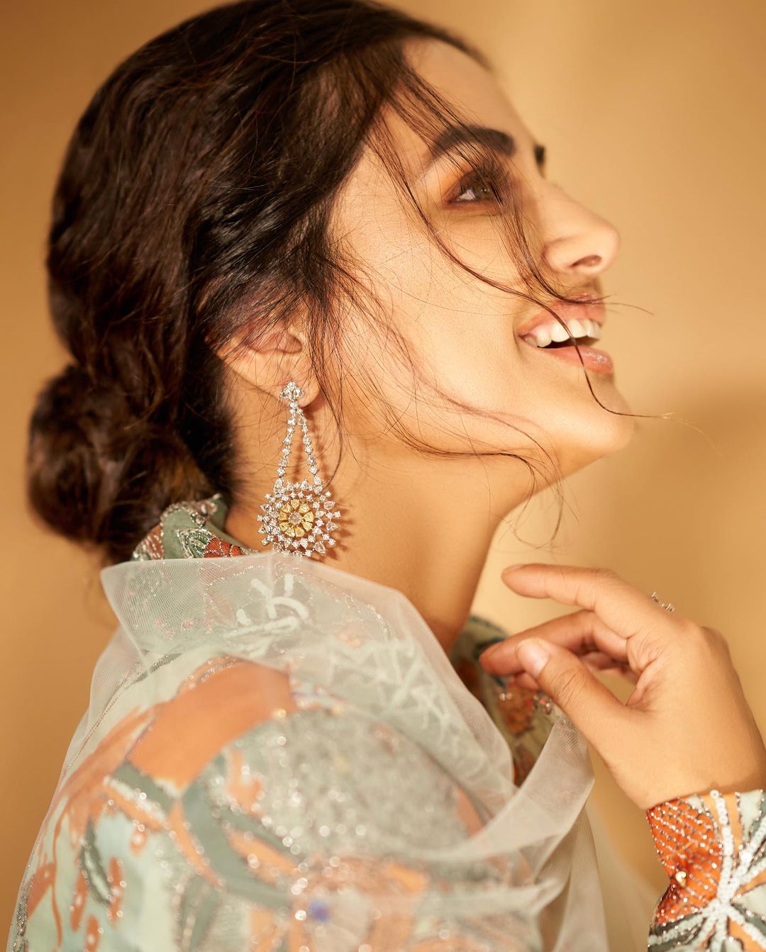 हिना खान ने एथनिक लुक में लूटी महफिल, अंदाज पर मर मिटे फैन्स