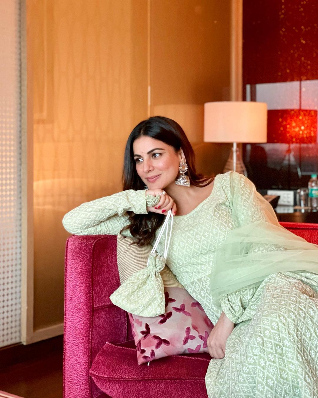 श्रद्धा आर्य की ये तस्वीरें आपका मन मोह लेंगी, एक-एक झलक है बेहद खूबसूरत