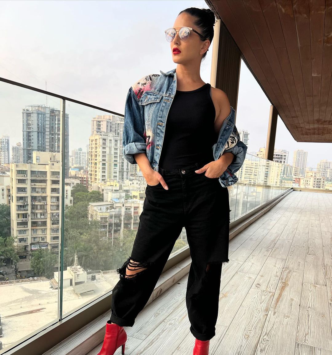 सनी लियोनी ने दिखाया अपना खूबसूरत अंदाज़ , देखें फोटो