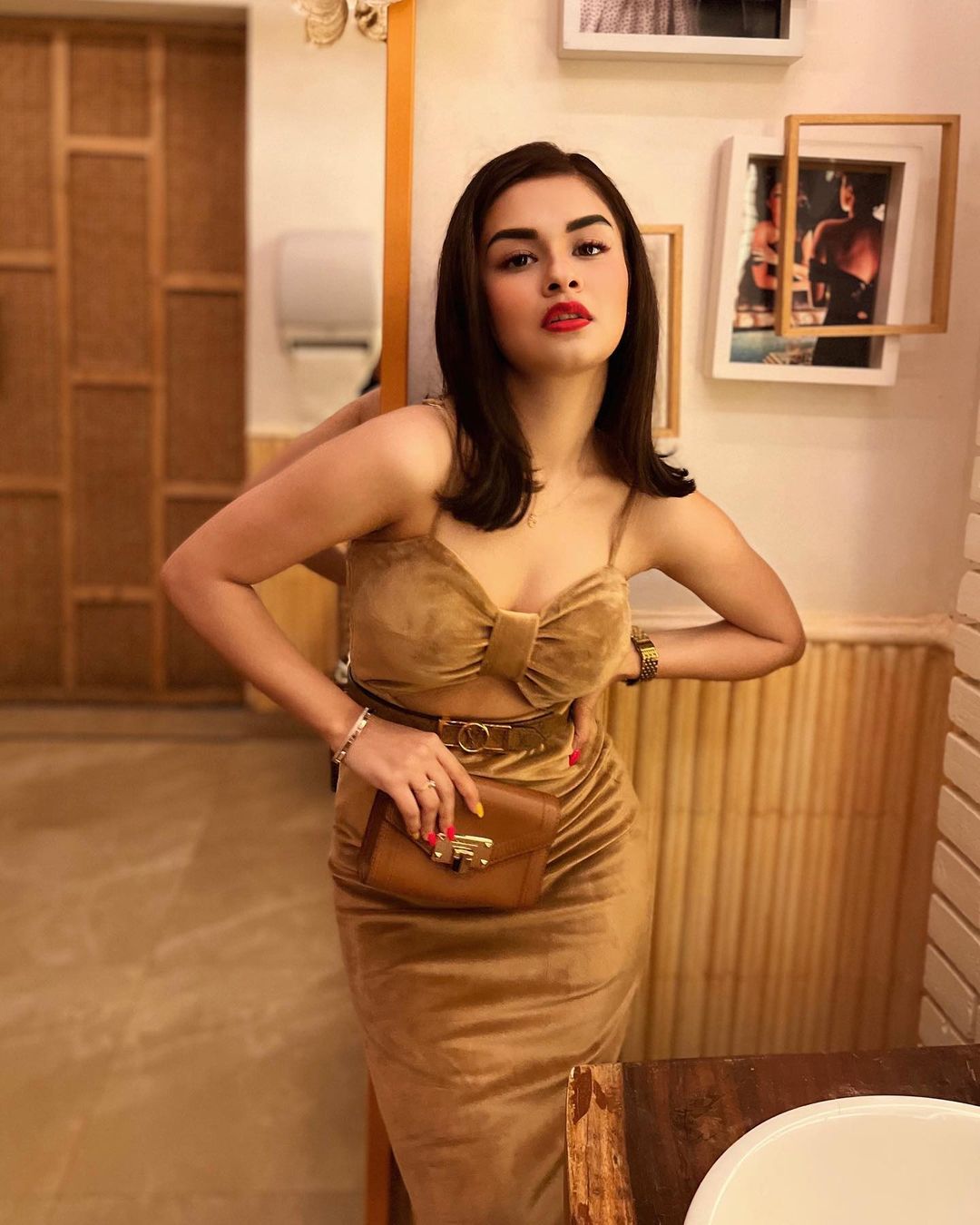 Avneet Kaur Photos: इस प्रोड्यूसर को डेट कर रही हैं अवनीत कौर? देखें फोटोज़