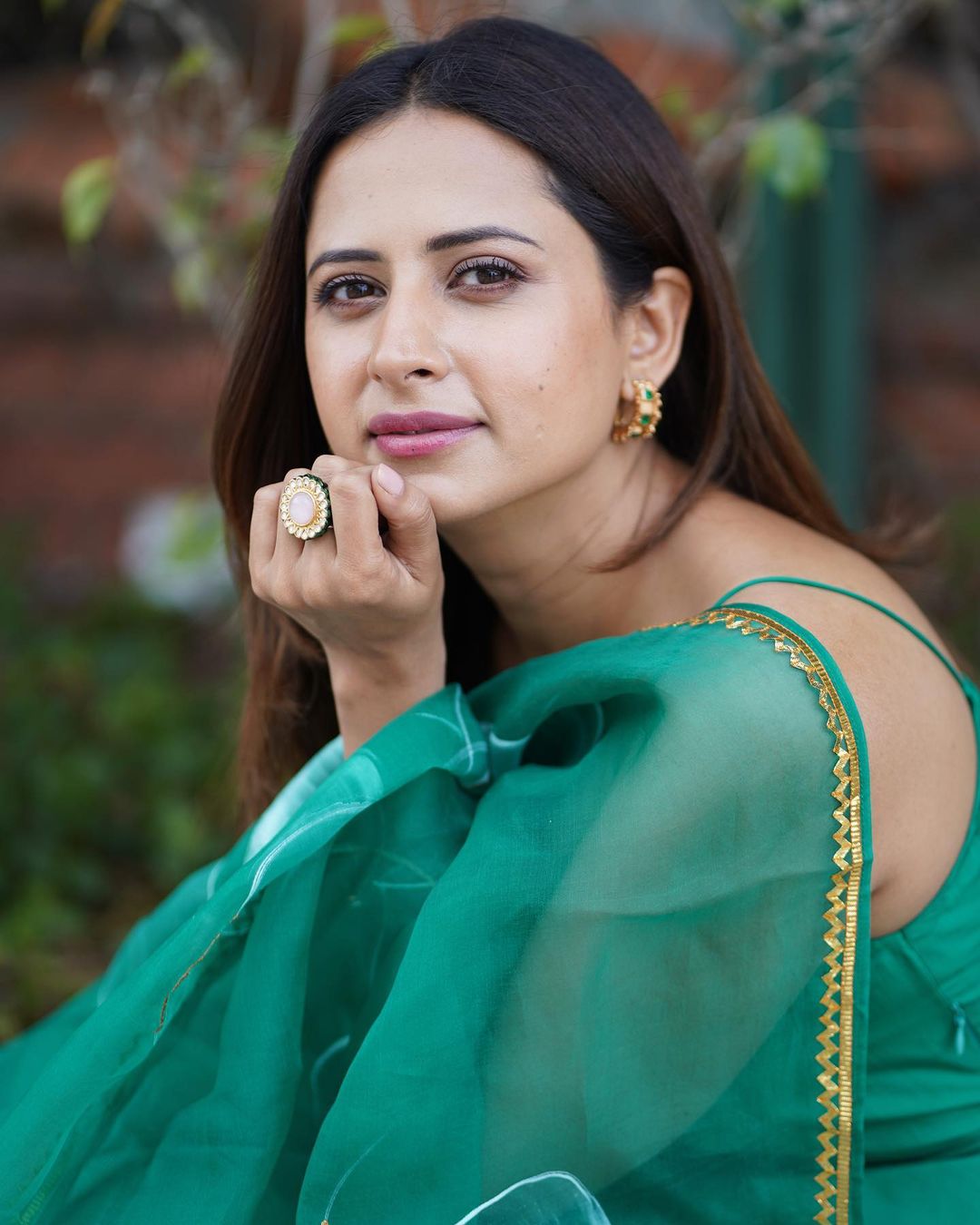 पंजाबी एक्ट्रेस Sargun Mehta के इस लुक ने लूटी महफिल, स्माइल की दीवानी हुई सोशल मीडिया