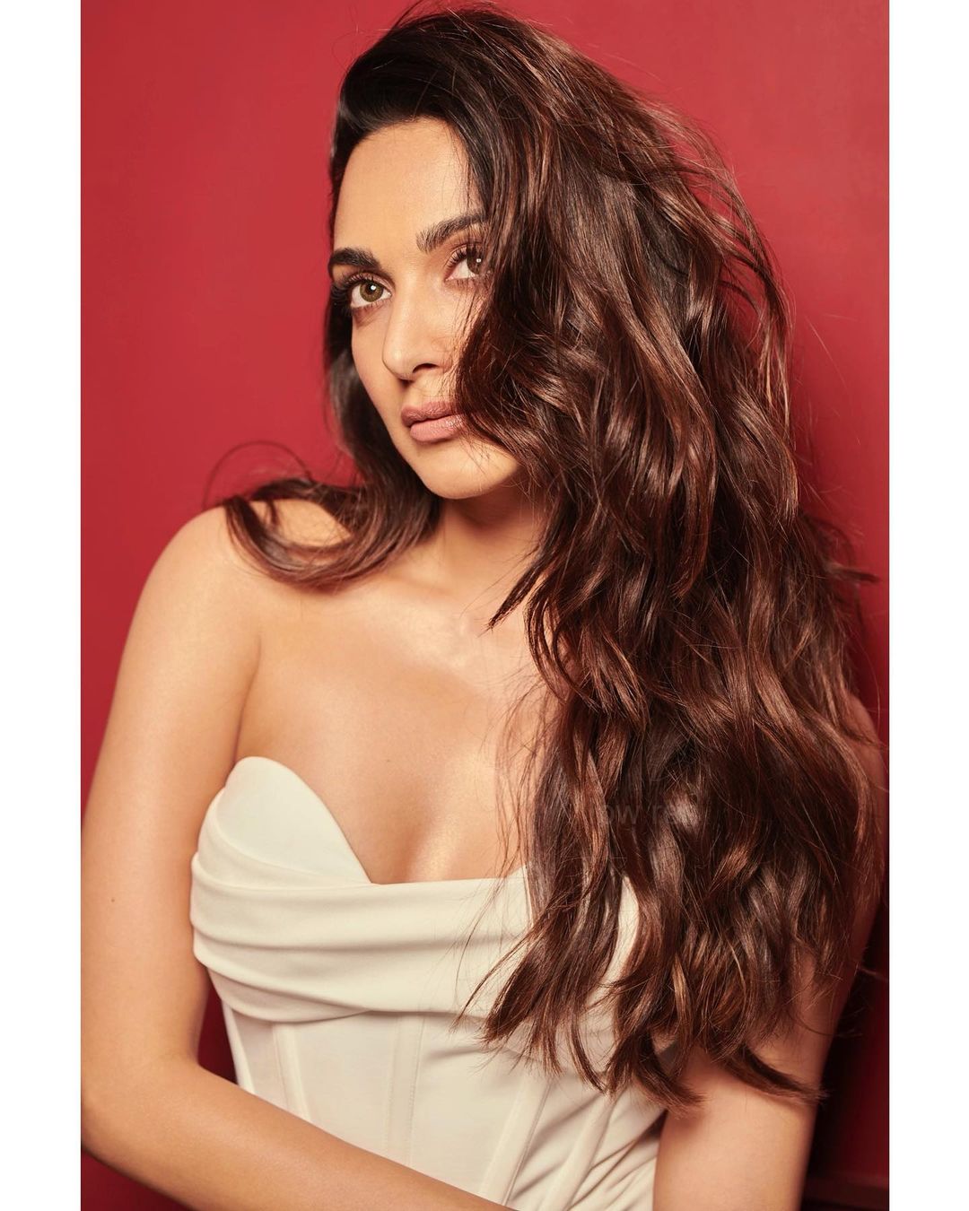 Kiara Advani Pics: व्हाइट ड्रेस में ‘जुग जुग जियो’ का प्रमोशन करने निकलीं कियारा आडवाणी, ग्लैमरस लुक ने लूट ली महफिल