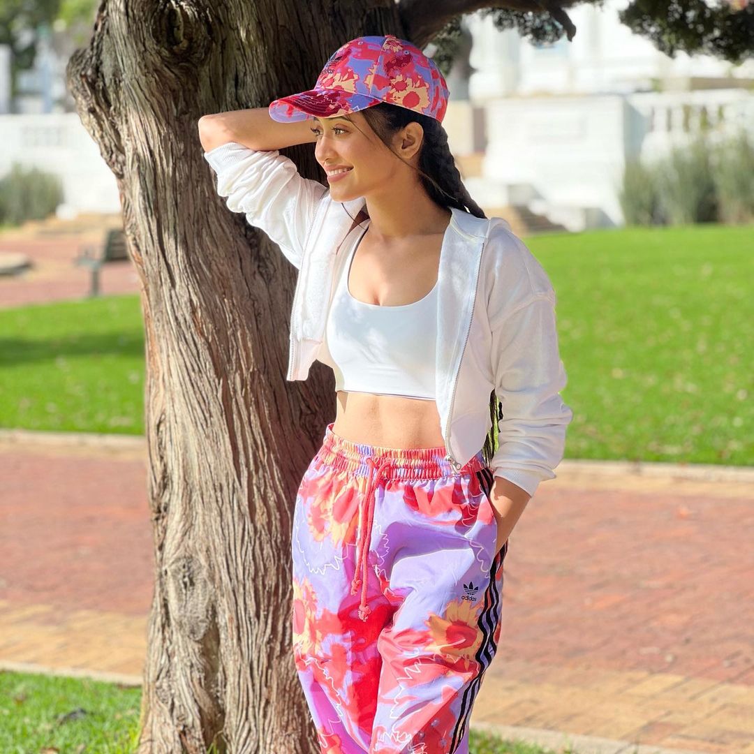 Shivangi Joshi ने लेटेस्ट फोटो में दिखाया बिंदास अंदाज, स्टाइलिश लुक देख फैंस ने कहा- किलर