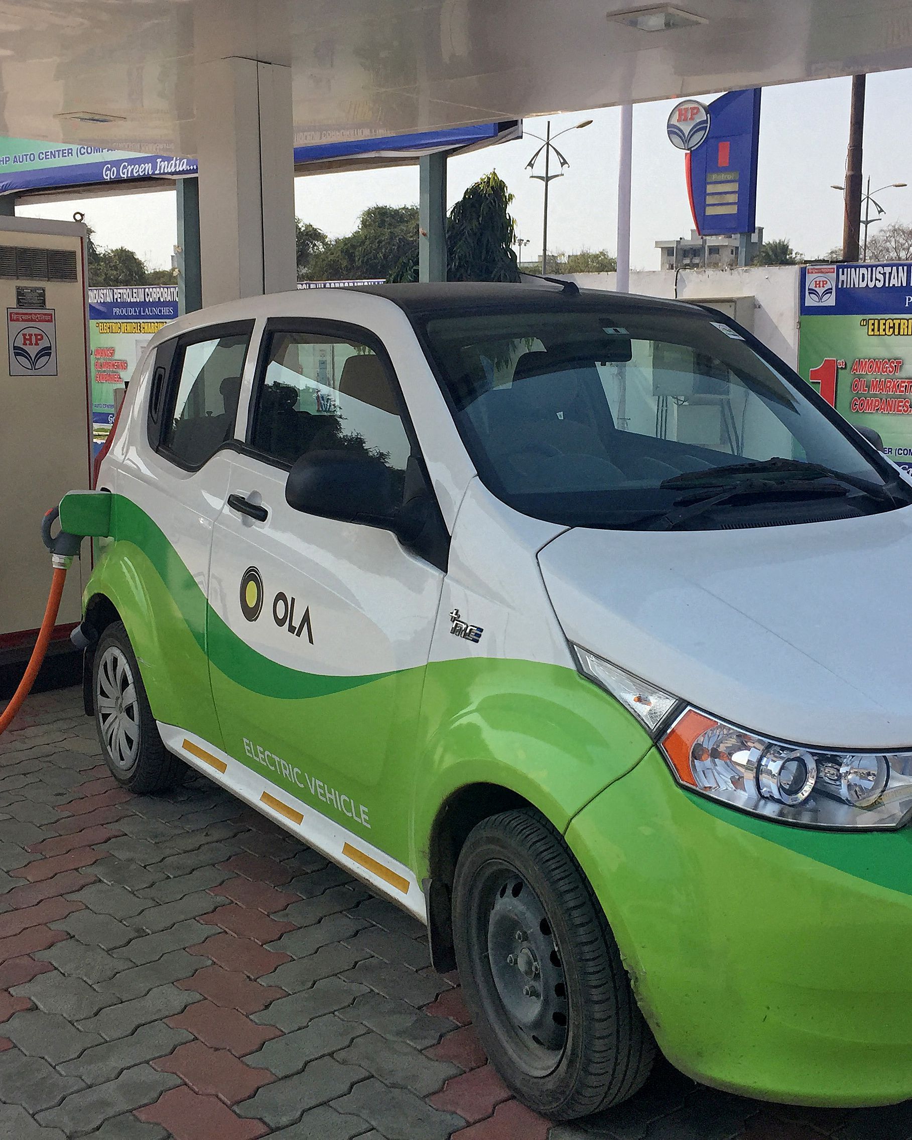 Ola Electric Car आ रही है धूम मचाने, देखे फीचर्स