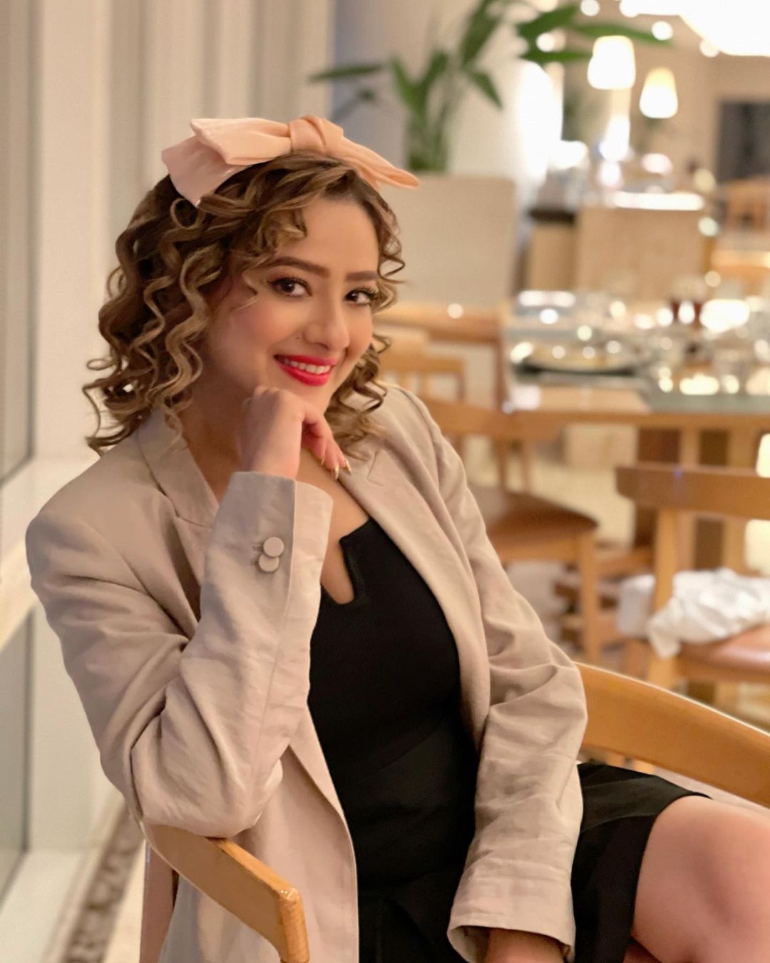 Madalsa Sharma ने स्टनिंग तस्वीरों को फैंस देख रहे बार-बार