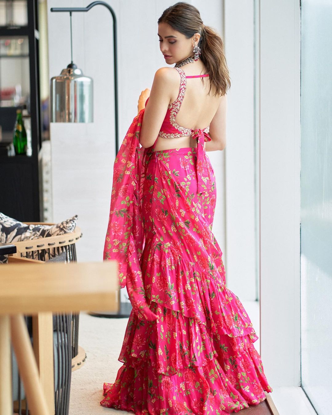 पिंक लहंगा पहने कयामत ढाती आमना शरीफ, खूबसूरत अदाओं ने उड़ाए फैंस के होश!