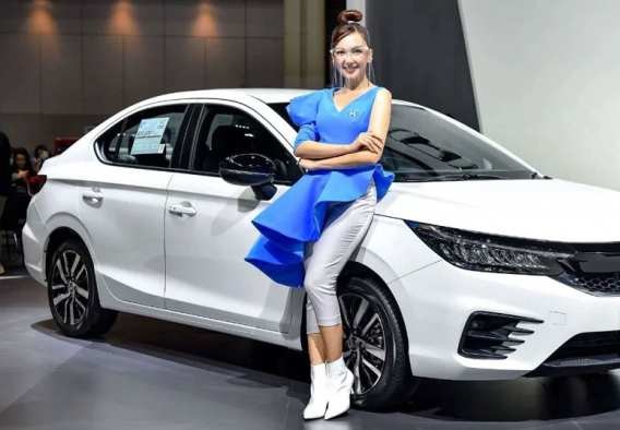 3 लाख रूपए सस्ती हुई होंडा सिटी हाइब्रिड धांसू कार, जल्द खरीदें