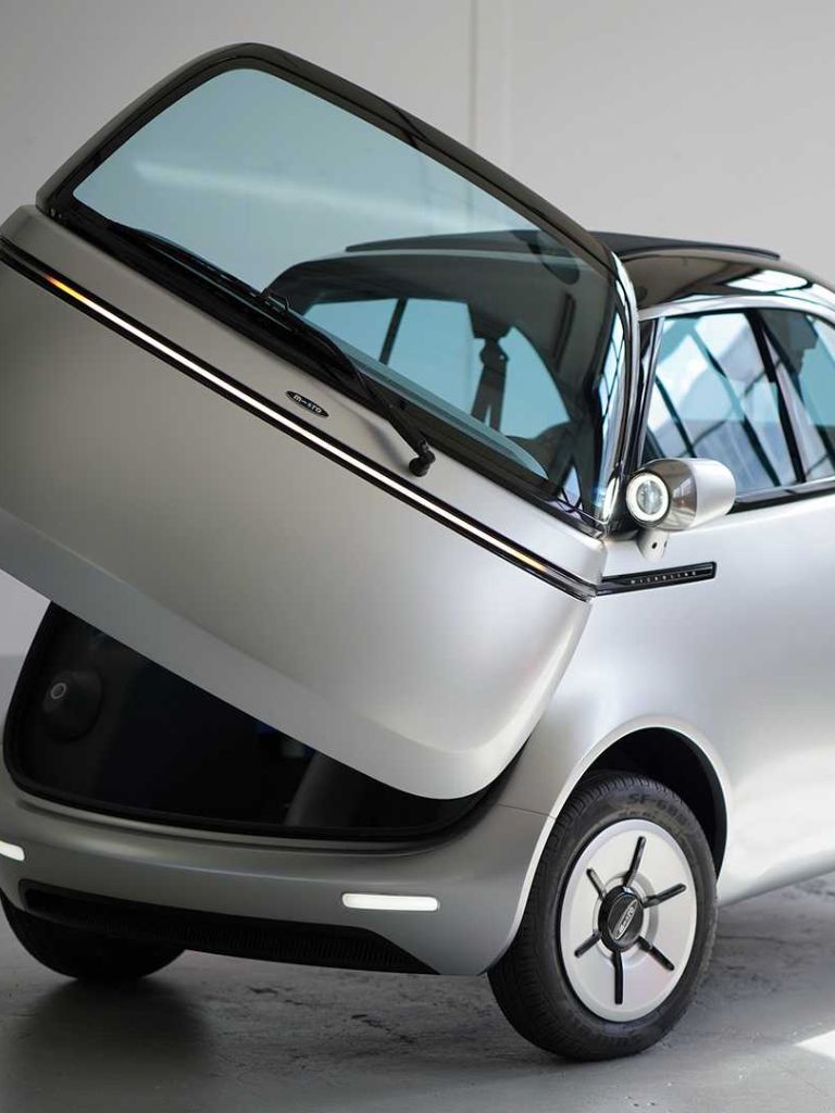 नैनो से भी छोटी कार ने तोड़ दिए सब रिकॉर्ड, एक बार चार्जिंग पर इतने दिन तक सड़क पर भर रही रफ्तार, जानें कीमत