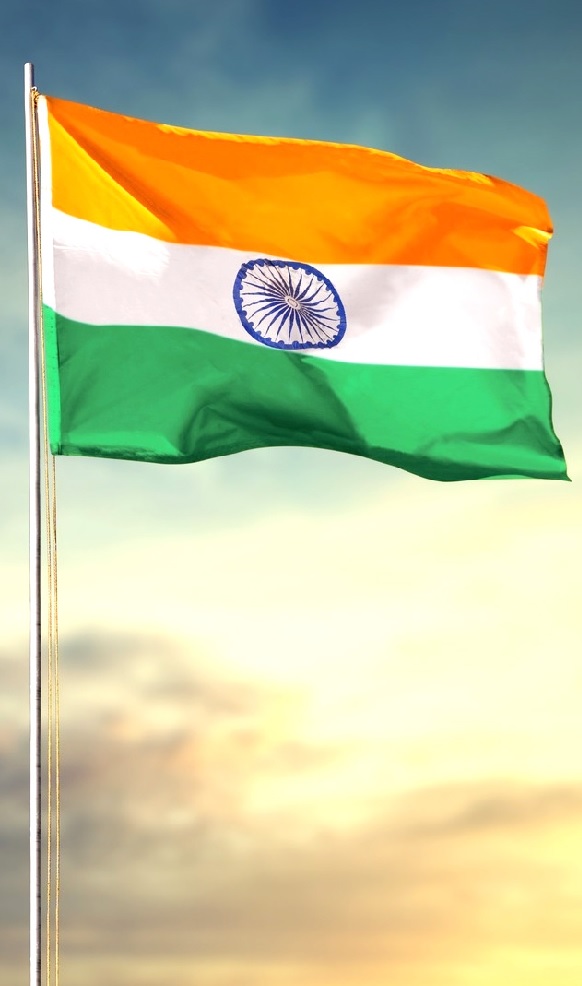 Independence Day: गाड़ी पर झंडा लगाने से पहले जान ले ये नियम ,वरना जाना पड़ेगा जेल