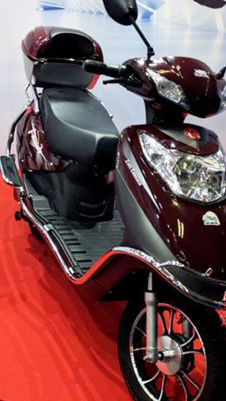 Hero Electric Flash की कीमत है 60 हजार, जानें क्या है इसकी रेंज, फीचर्स और टॉप स्पीड