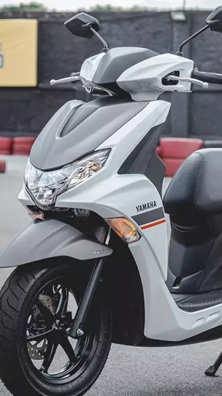 Yamaha ने किया धमाल, अब पेट्रोल के साथ इलेक्ट्रिक पर भी चलेगी स्कूटर, जानें कीमत
