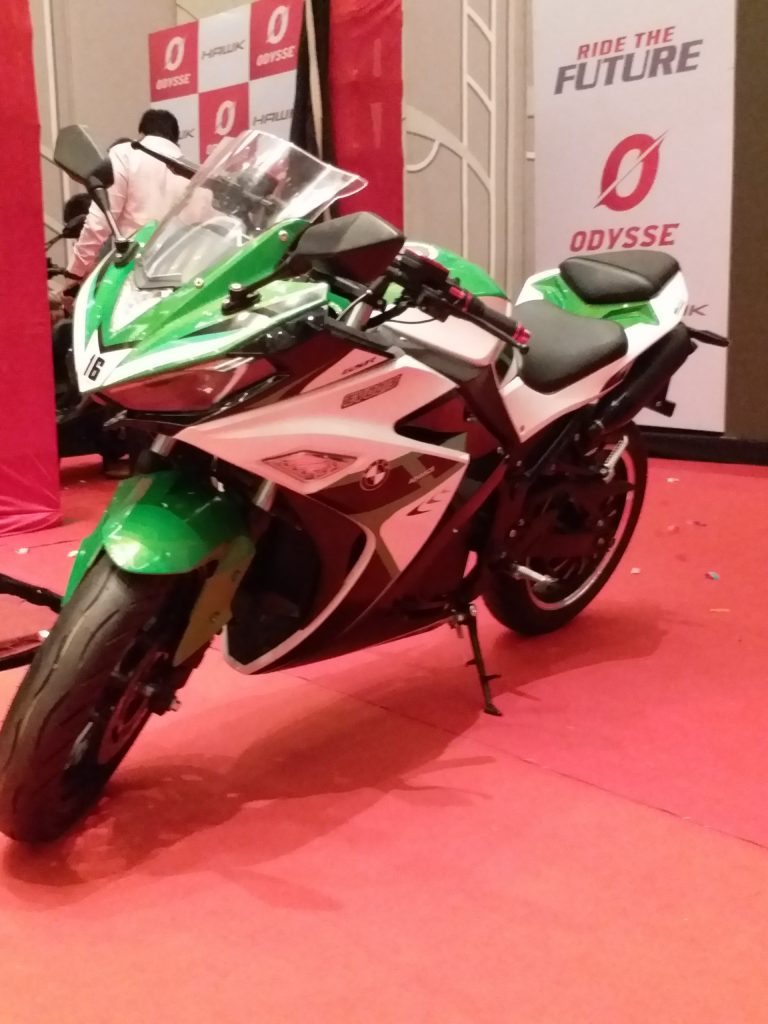 नए इलेक्ट्रिक गाड़ियों के साथ बाजार में आएगी ये कंपनी, कम कीमत में देगी 200 Km से ज्यादा की रेंज