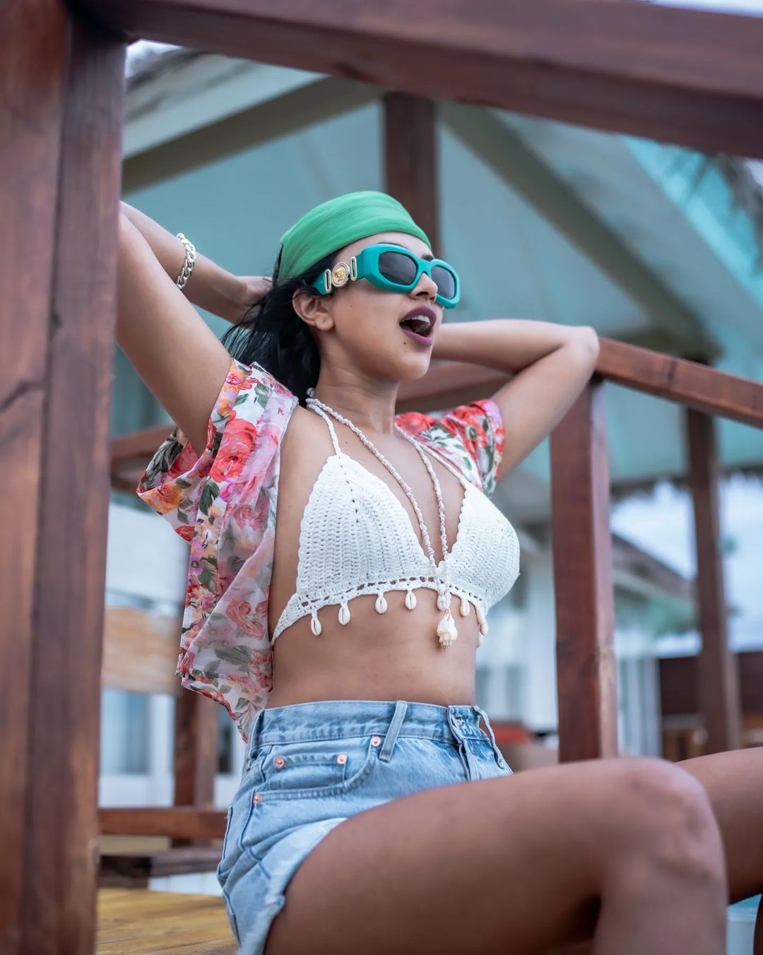 Amala Paul ने बैक टू बैक शेयर की ‘बीच लुक’ की फोटोज, फैंस बोले, ‘हमें सांस लेने का तो वक्त…’