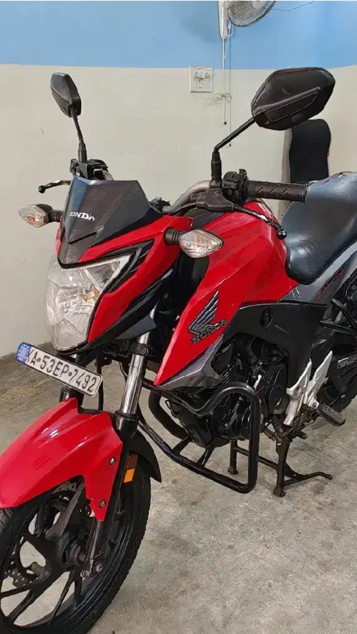 बम्पर ऑफर ! Honda CB Hornet अब सिर्फ 40 हजार में, आज ही खरीदे……..