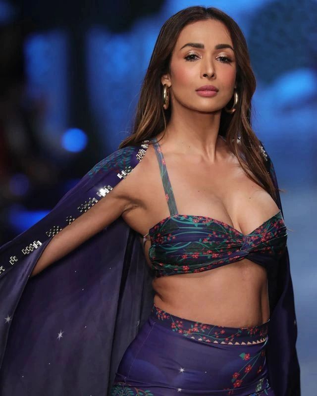 मलाइका अरोड़ा ने रैम्प पर ढाया कहर, हॉट फिगर पर लट्टू हुए फैन्स