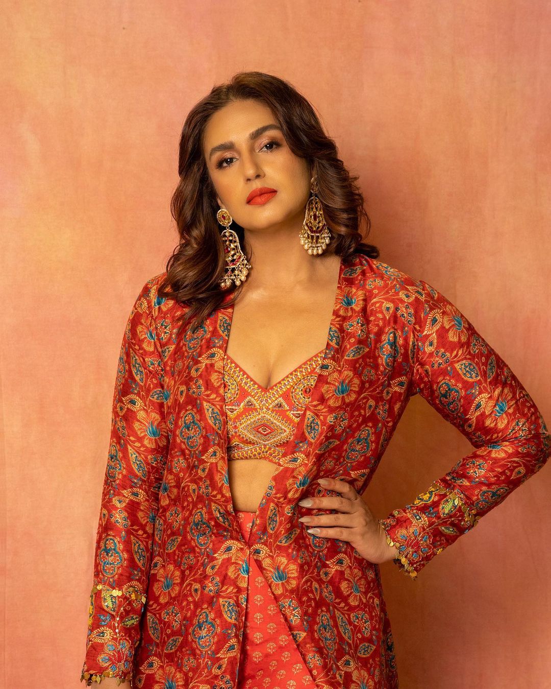 दिवाली पर दिखा हुमा कुरैशी का धमाकेदार स्टाइल, इंडो वेस्टर्न ड्रेस में शेयर की ऐसी तस्वीरें