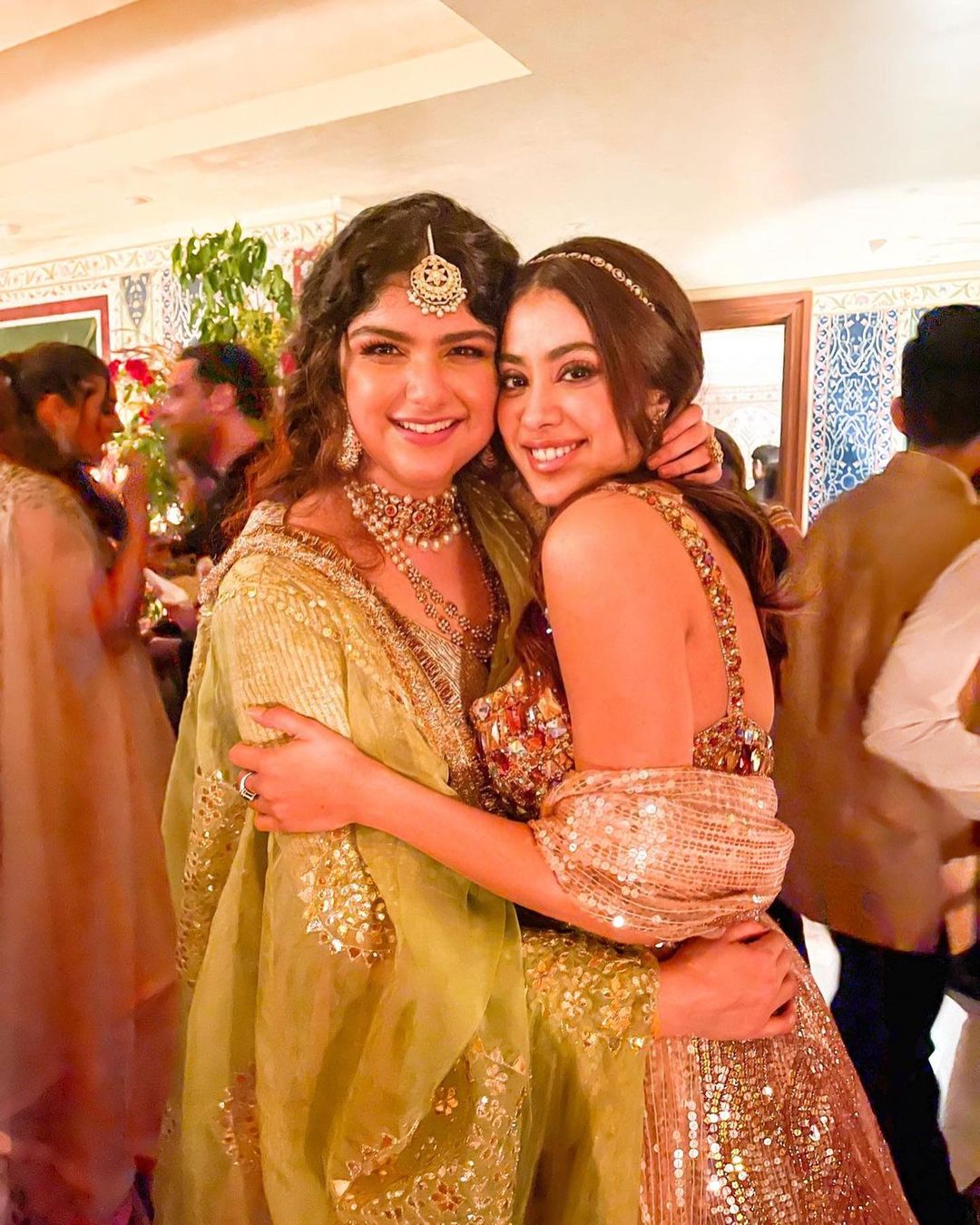 सिर्फ परिवार और दोस्त ही नहीं जाह्नवी कपूर ने इस खास शख्स के साथ भी मनाई दिवाली, सामने आईं तस्वीरें