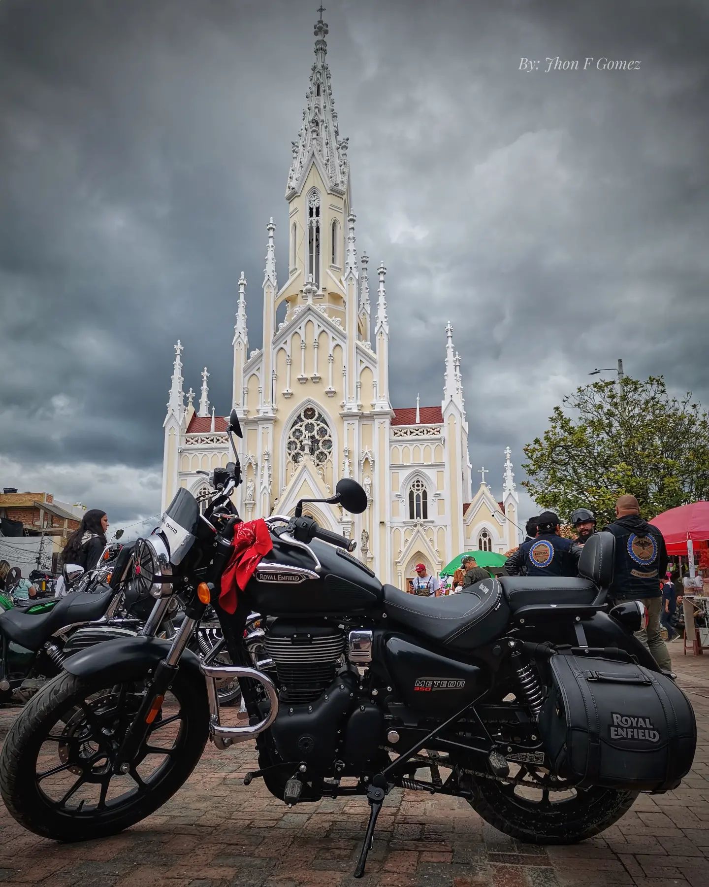 बड़ा धमाका !40 हजार में खरीद लाओ ये बाइक Royal Enfield Bullet 350 ऑफर सिमित समय तक,जाने क्या नियम_