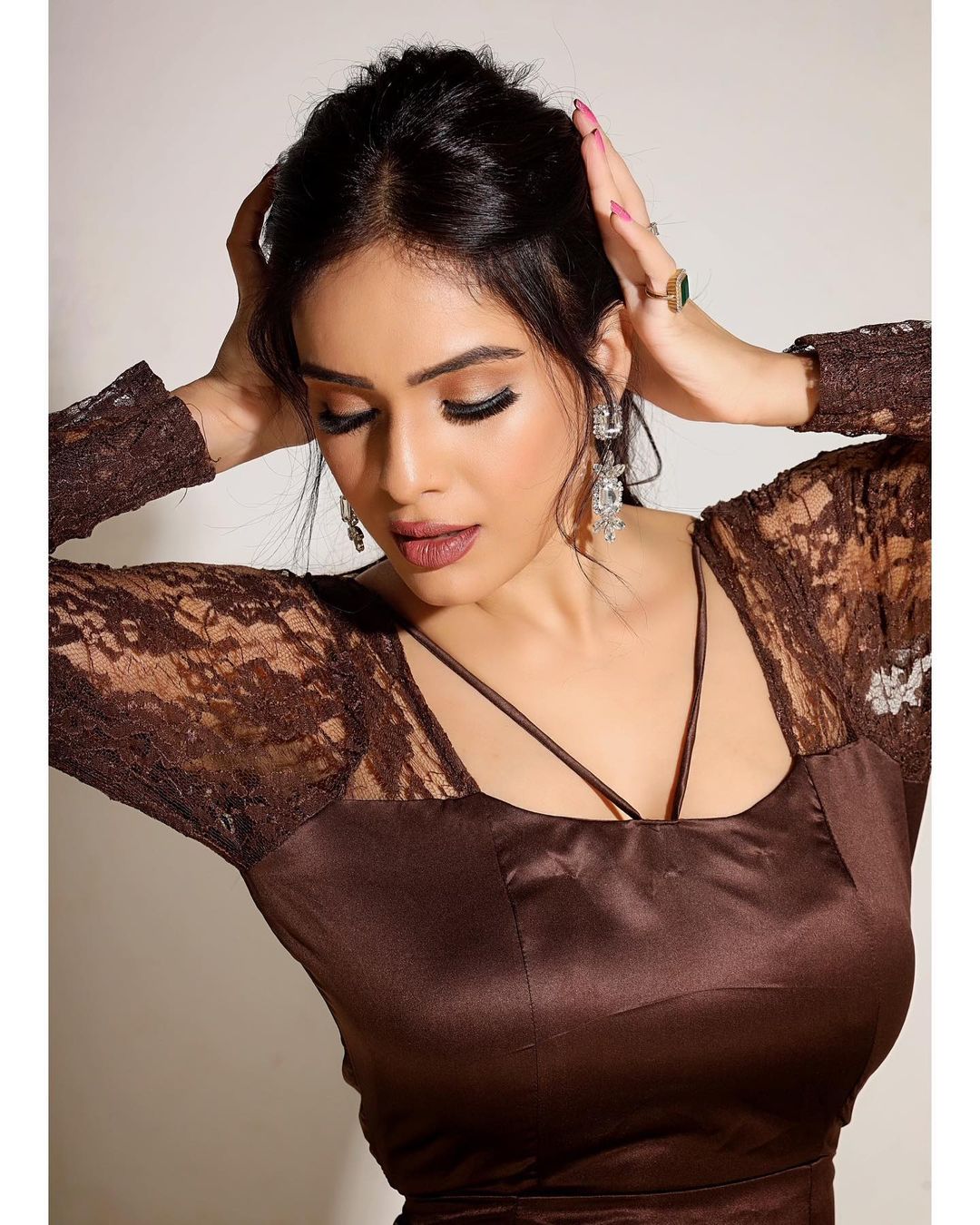 Neha Malik: नेहा मलिक की सिजलिंग अदाओं ने चलाया जादू, ट्रांसपेरेंट ड्रेस पहनकर धड़काया फैंस का दिल