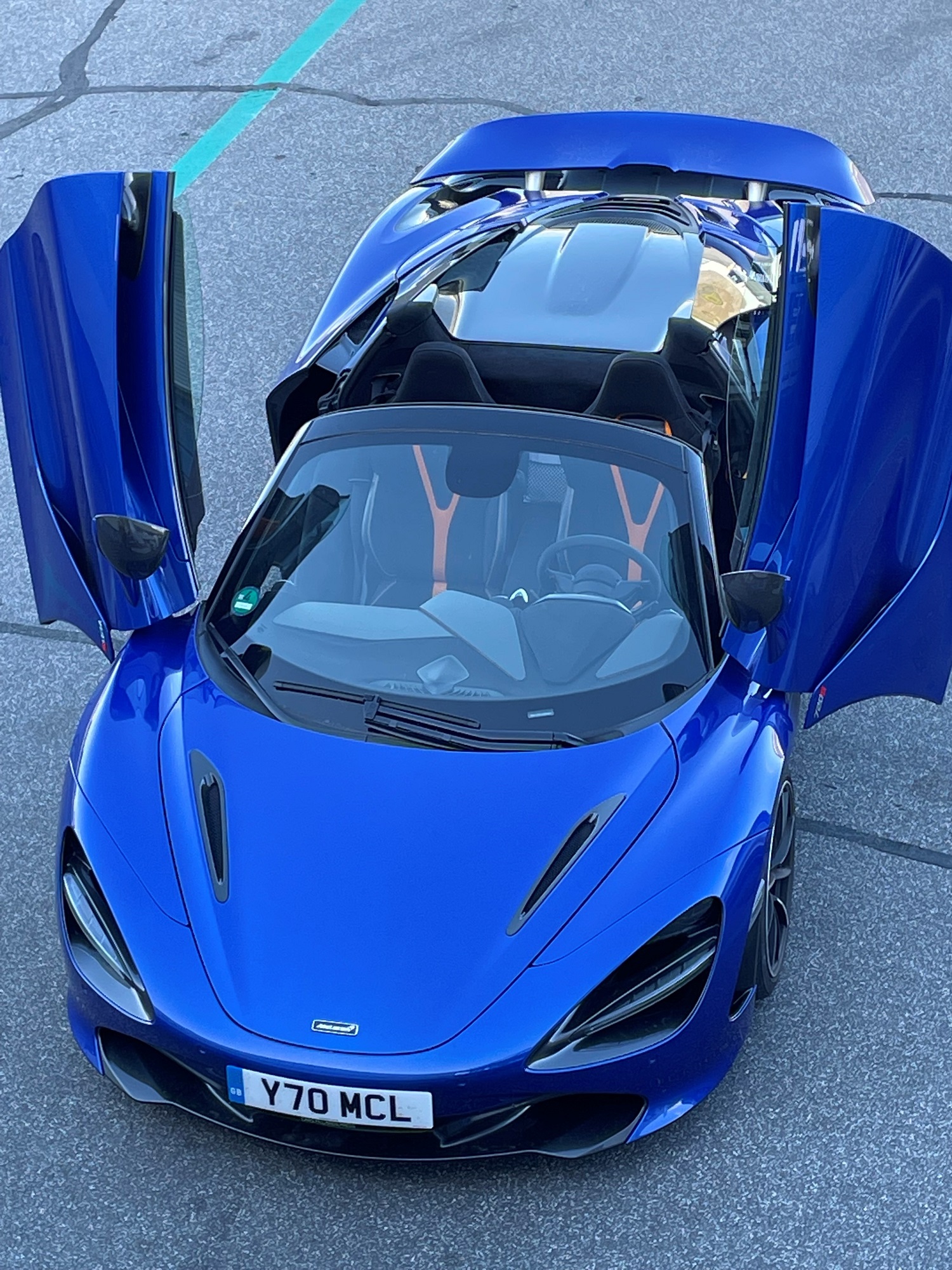 McLaren Automotive: मैकलारेन ने भारत में लॉन्च की 720एस स्पाइडर, मुंबई में खोला पहला शोरूम