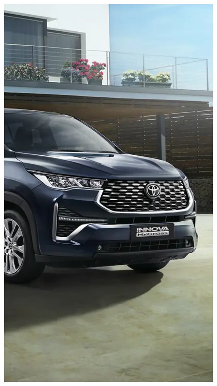 सिर्फ 13 लाख में full सेफ्टी की ये 8 सीटर वाली कार देगी आपको फॅमिली ट्रिप का पूरा मज़ा