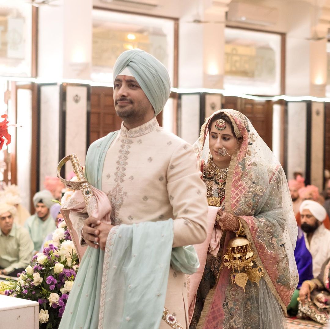 माथे पर टीका-पिंक लहंगा पहन सनी कपूर की दुल्हन बनीं गुनीत मोंगा, सामने आईं शादी की खूबसूरत अनसीन तस्वीरें