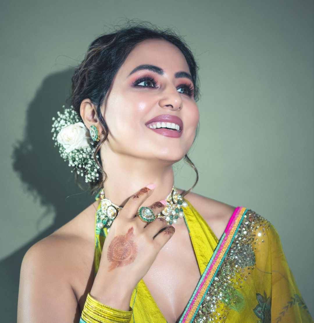 जूता चुराई में हिना खान ने मांगे 1 लाख 11 हजार रूपए, फोटोज ने लगाई इंटरनेट पर आग