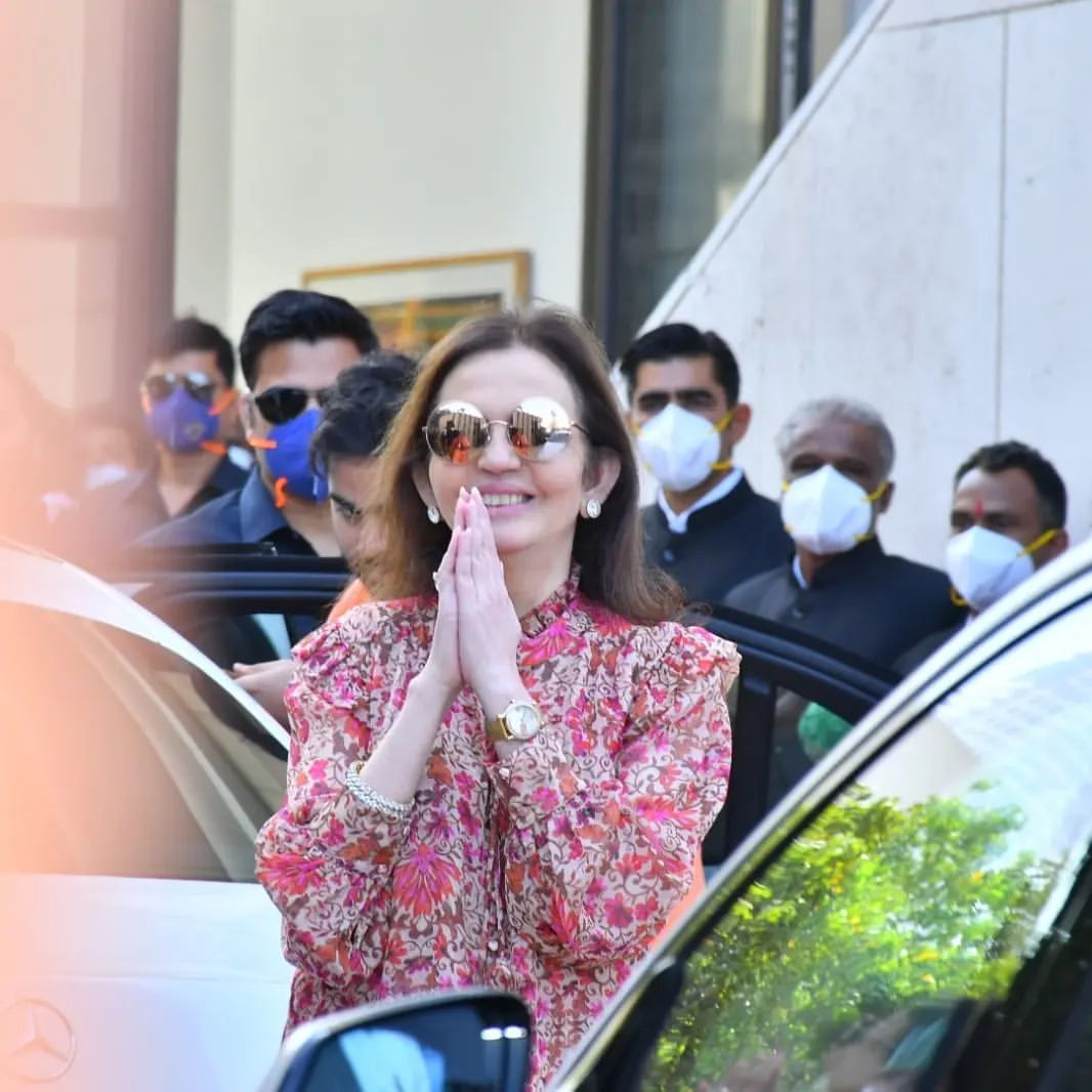 बेटी के बेबी को गोद में लेकर सातवें आसमान पर थी नीता अंबानी की खुशी, सामने आई खूबसूरत तस्वीरें