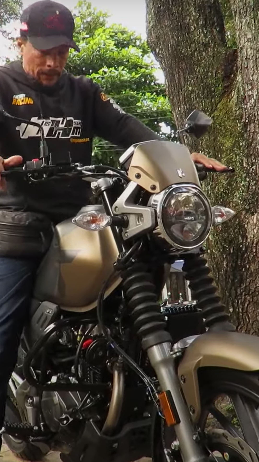 Hero ने लॉन्च की 1.25 लाख की धांसू बाइक, फीचर्स से देती है Royal Enfield को टक्कर