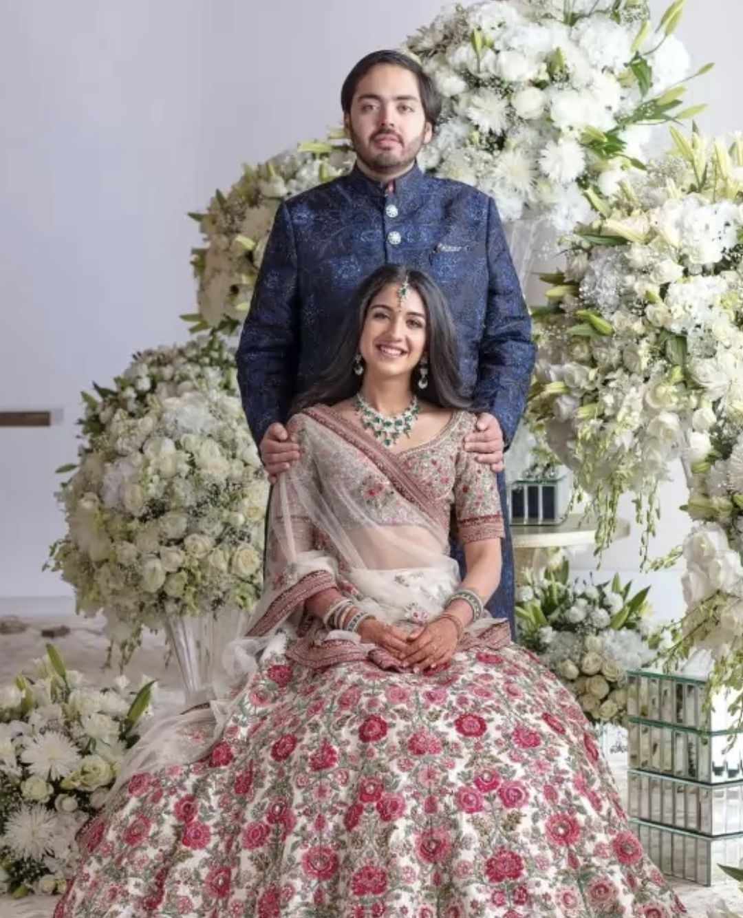 Radhika Merchant Networth: कितनी है मुकेश अंबानी की छोटी बहू राधिका मर्चेंट की नेटवर्थ, जीती हैं ऐसी लग्जरी लाइफ