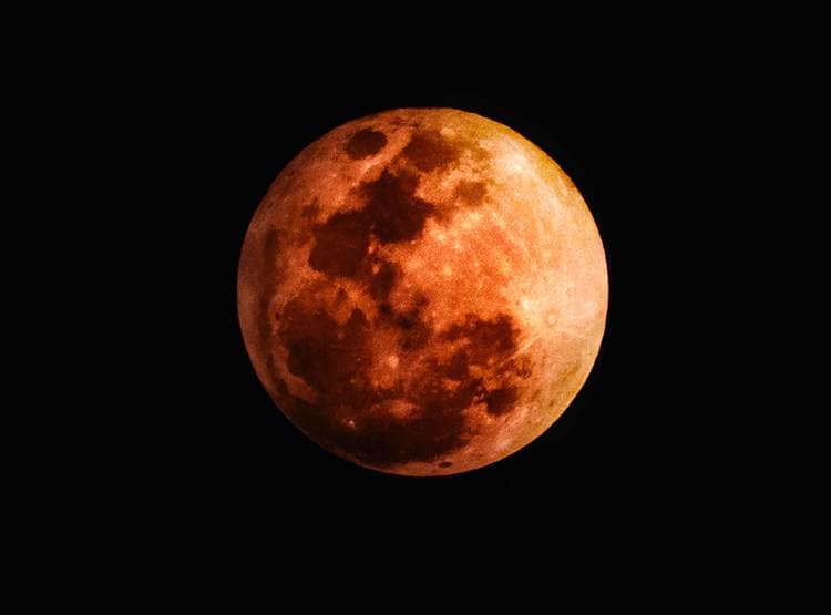 Chandra grahan 2022, Chandra grahan, Chandra grahan date and timing, sutak kal, sutak kal timing,Lunar Eclipse 2022, Lunar Eclipse, Lunar Eclipse date, what do and does in sutak kal, avoid these things sutak kal, chandra grahan ke time kya karein