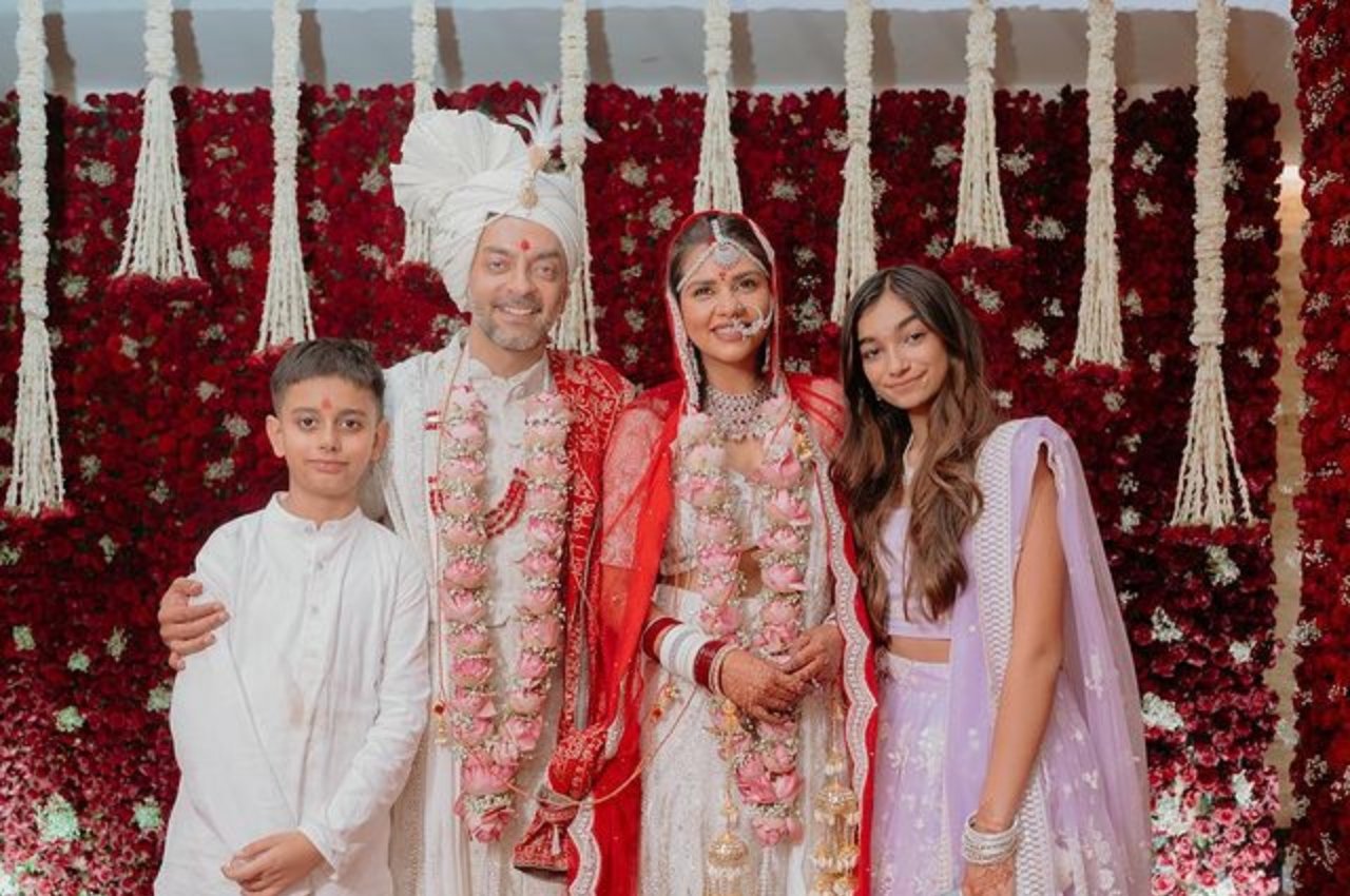 ‘बिग बॉस 13’ फेम दलजीत कौर ने बिजनेसमैन निखिल पटेल से की दूसरी शादी, देखें