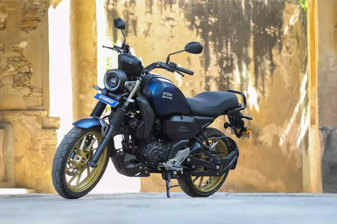 Yamaha FZ X : जबरदस्त डिज़ाइन और शानदार सेफ्टी फीचर्स के साथ यामाहा फाडू बाइक, देखें डिटेल्स