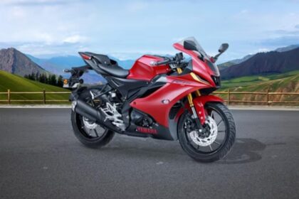 Yamaha R15 V4
