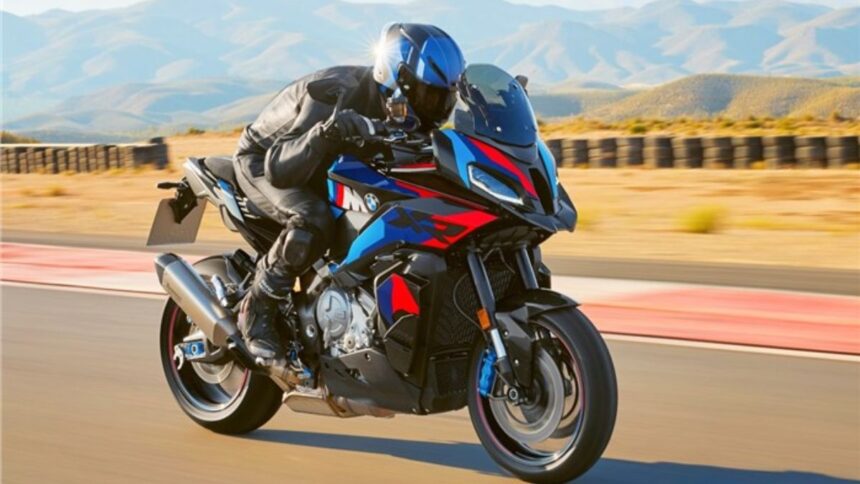 BMW M 1000 XR