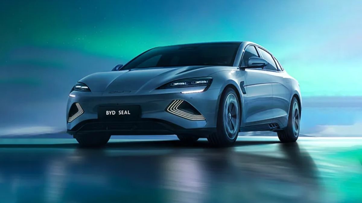 BYD सील इलेक्ट्रिक कार लॉन्च, जानिए भारत में क्या होगी कीमत